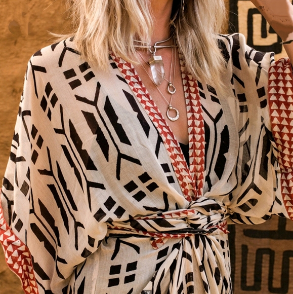 "HP" Only 1 Left New Geometric Sandy Biege/Black/Red Chiffon Boho Beach Cover Up - Picture 3 of 5